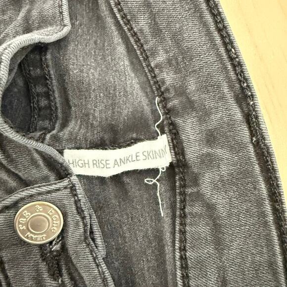 Rag & Bone High Rise Ankle Skinny Denim Jeans in Faded Black, Size 29‎ - Picture 5 of 13